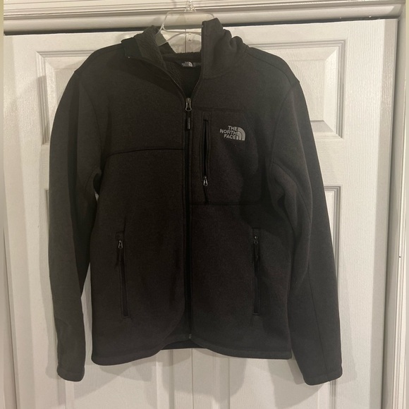 The north face men jacket size small, see pictures closely for details please. - Picture 1 of 9